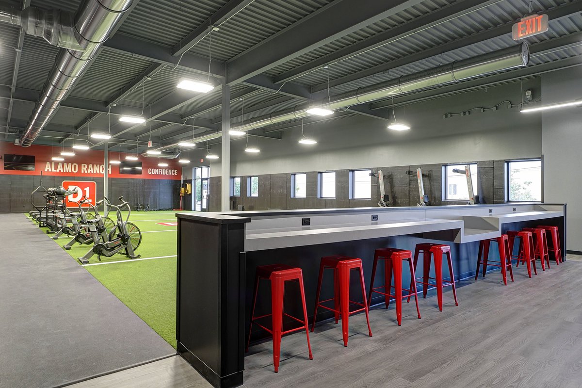 StructureToneSW's tweet photo. Introducing the new #D1 Training in #SanAntonio! Our state-of-the-art 4,800SF workout facility is designed to inspire greatness and help you reach your fitness goals. Elevate your training experience and unlock your potential. #KilvarockPerformance #SportsMedProperties #STGDesign https://t.co/sN35tX0dld