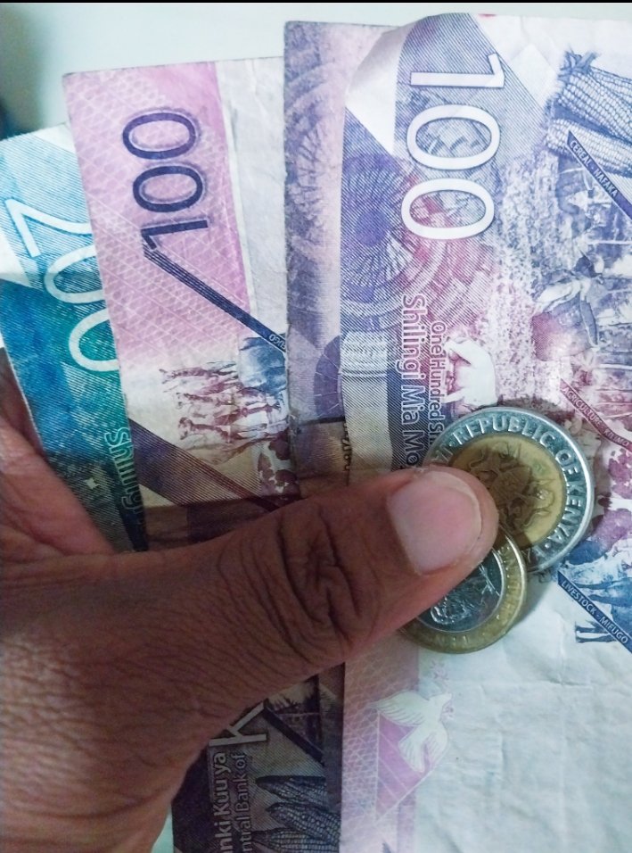 Gideon_Kitheka's tweet image. Wadau Form ya Monday jioni imetokea. 

One Lucky Winner will walk away with 530bob. 

Just Like and RETWEET my Pinned Tweet and stand a word.