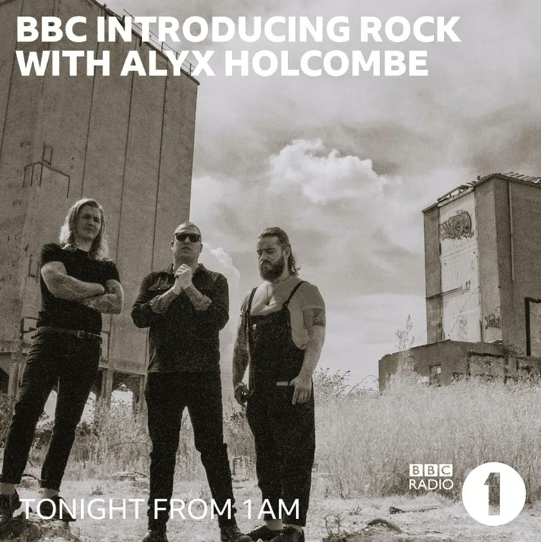 _wearesuspects's tweet image. RING FINGER BLUES ON @BBCR1 TONIGHT WITH THE LEGEND @AlyxHolcombe 

Tune in from 1am on @BBCSounds 

SHABBBAAAAA

@coolthingmusic @ROMBrighton @Dannydeathdisco 

#anothercoolthing #radio1 #bbcintroducing #alyxholcombe