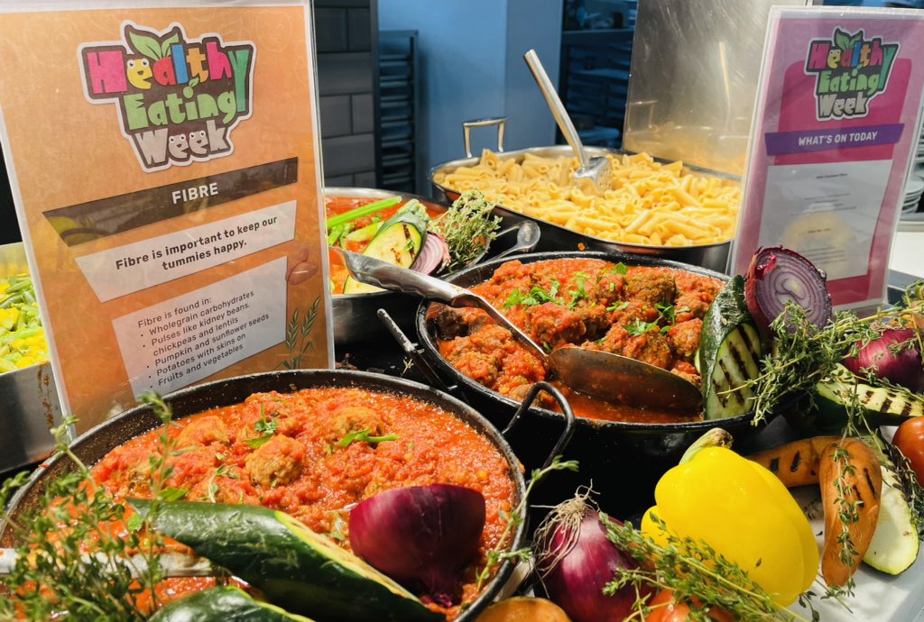 mossluke's tweet photo. Day 1 of Healthy Eating Week @bcsbirmingham with a focus on Fibre. Hidden lentils blended through our sauces, Quinoa and mixed bean salad, pearl barley with pomegranate, sweet potato &amp; kale, wholemeal pasta, potato skins, and toppings of sunflower &amp; pumpkin seeds. @HolroydHowe https://t.co/XC13QhTvnC