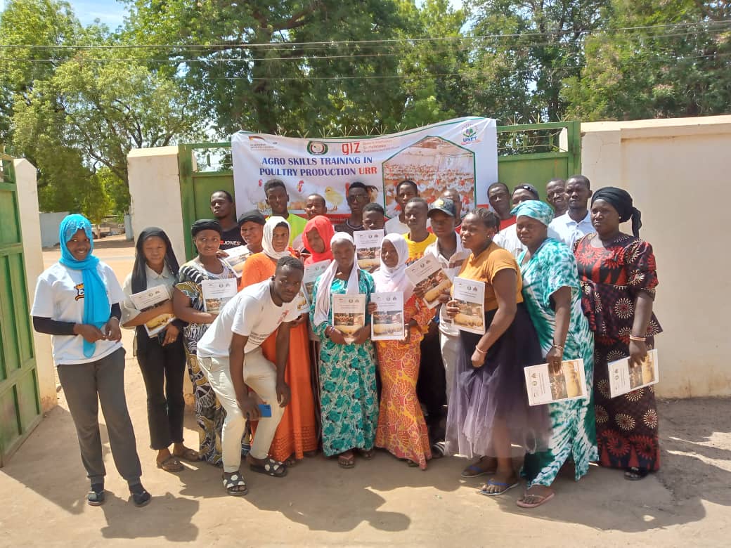 USET_UNIVERSITY's tweet photo. AGRO SKILL TRAINING IN POULTRY PRODUCTION URR

With Funding From GIZ’S ECOWAS Fund For Regional Stabilisation and Development (FRSD), USET Is Implementing Poultry Value Chain Training To Beneficiaries In Ten Villages in URR
From February – September 2023 https://t.co/cG8eBqyiwD