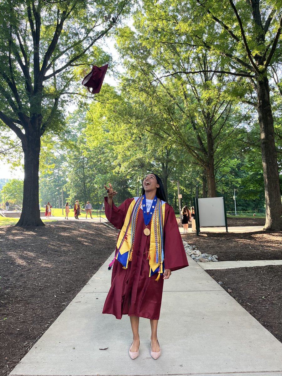 joinnest4's tweet photo. #Congrads to our #COO #EshaVenkat on graduating #highschool as #ClassOf2023 #Salutatorian at @BroadRunHS! Over the years, you’ve excelled in all aspects of your high #school #career—this is only the beginning! Caps off to you #graduate! 🎓 #NEST4US #Proud https://t.co/TnRs0vUSVw https://t.co/V7GSkoPRjT