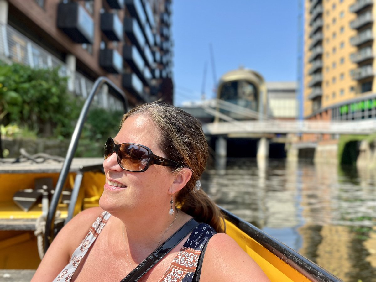The trouble with public transport in Leeds is that it’s slow, only comes every 15 minutes and is powered by old fashioned diesel. No WiFi but at least it’s contactless…