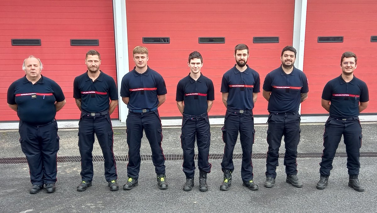 PompiersDuLot's tweet photo. Les @PompiersDuLot en formation d'équipier #VSAV du 15 au 20-5 à #LabastideMurat.
https://t.co/eLyHnvp8eA https://t.co/Yp1z6d186U