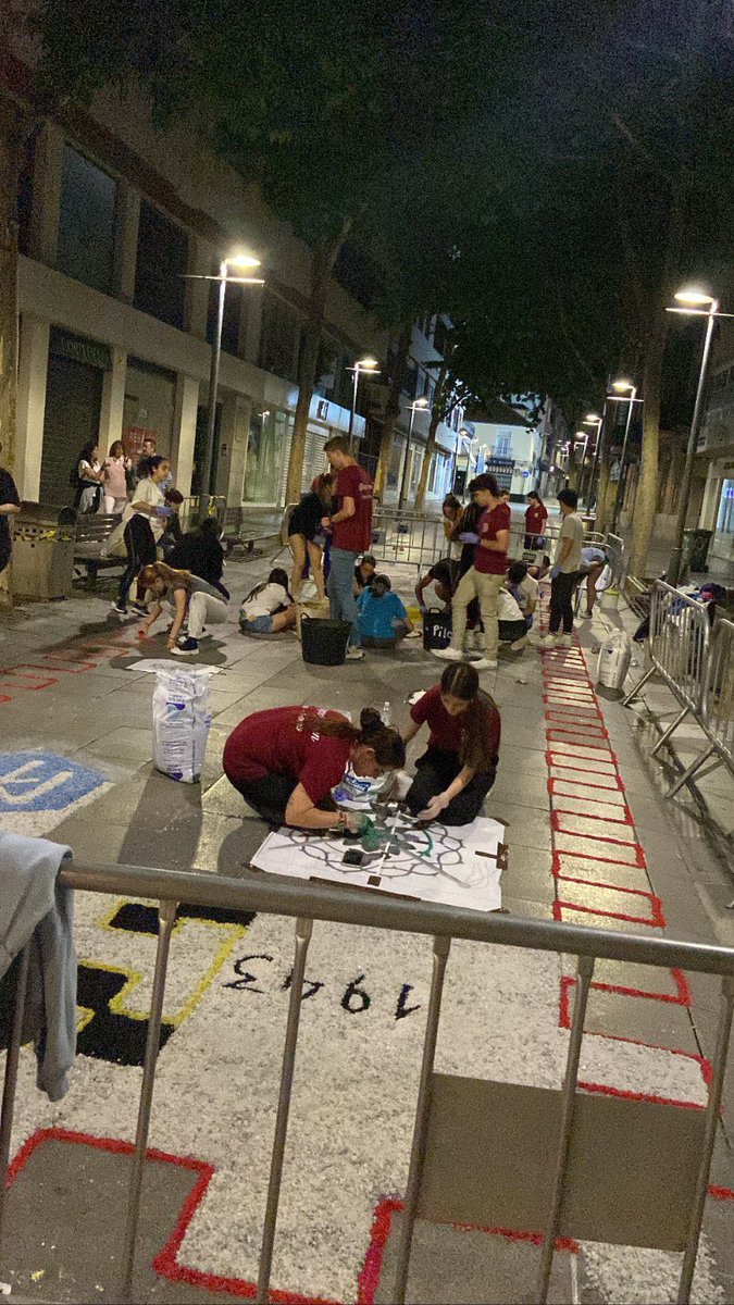 Pilateros_Cr's tweet photo. Nuestro grupo joven realizó una alfombra de sal en colaboración con el grupo joven de las Palmas y el grupo joven del silencio, con motivo del Corpus Christi ✨ https://t.co/rHACjNUC9m
