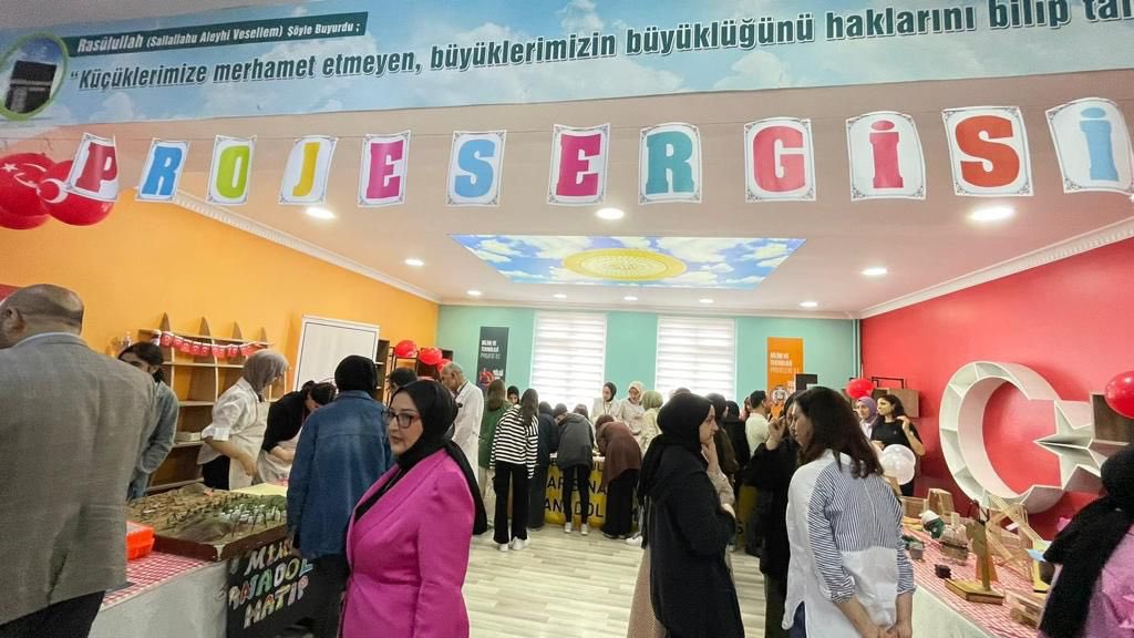 Mimar Sinan Kız Anadolu İmam Hatip  Anadolu Lisesi’nin Harezmi Şenliği’ne  Şube Müdürümüz Ahmet DUMAN katıldı. Emeği geçen herkese teşekkür ederiz. 💐
<a href="/tcmeb/">Millî Eğitim Bakanlığı</a> <a href="/Yusuf__Tekin/">Yusuf Tekin</a> <a href="/memleventyazici/">Levent Yazıcı</a> <a href="/necatitekbas/">Necati TEKBAŞ</a> <a href="/AhmetDu20400018/">Ahmet Duman</a> <a href="/mimarsinanaihl/">mimarsinankızaihl</a>