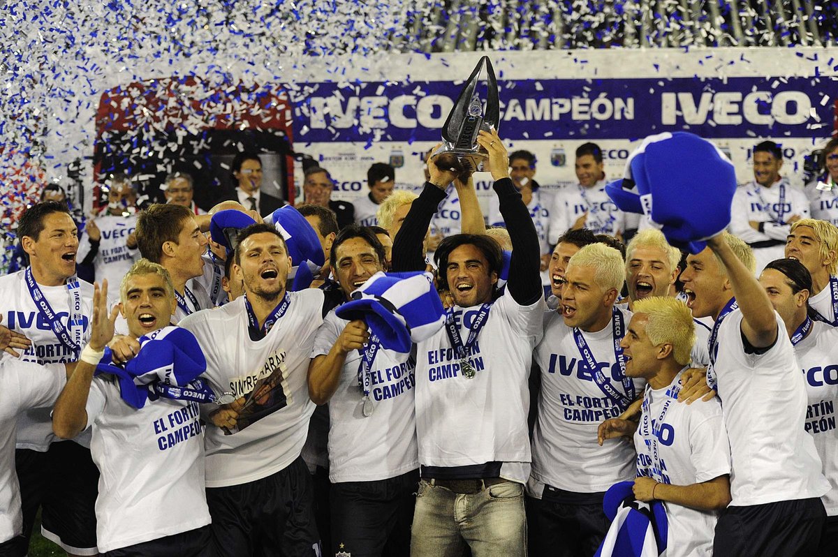 Velez's tweet image. ⭐🏆 Se cumplen 12 años del Clausura 2011, una nueva estrella fortinera que llegaba de la mano del Tigre Gareca.