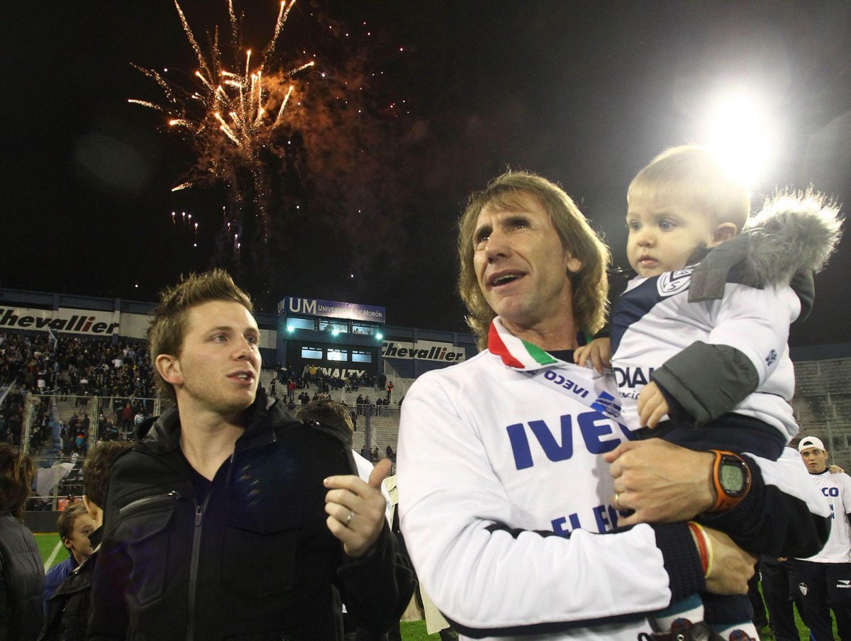 Velez's tweet image. ⭐🏆 Se cumplen 12 años del Clausura 2011, una nueva estrella fortinera que llegaba de la mano del Tigre Gareca.