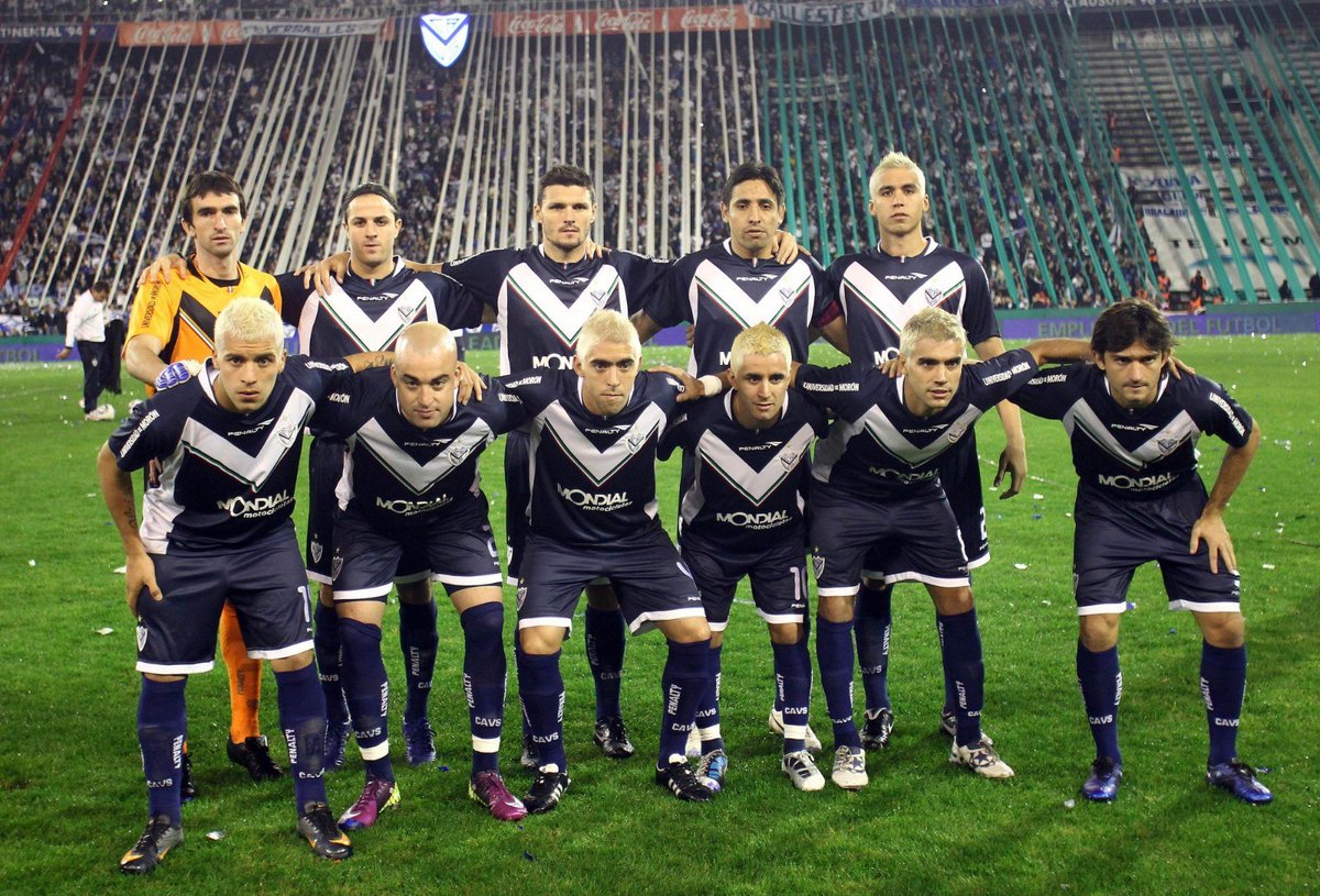 Velez's tweet image. ⭐🏆 Se cumplen 12 años del Clausura 2011, una nueva estrella fortinera que llegaba de la mano del Tigre Gareca.