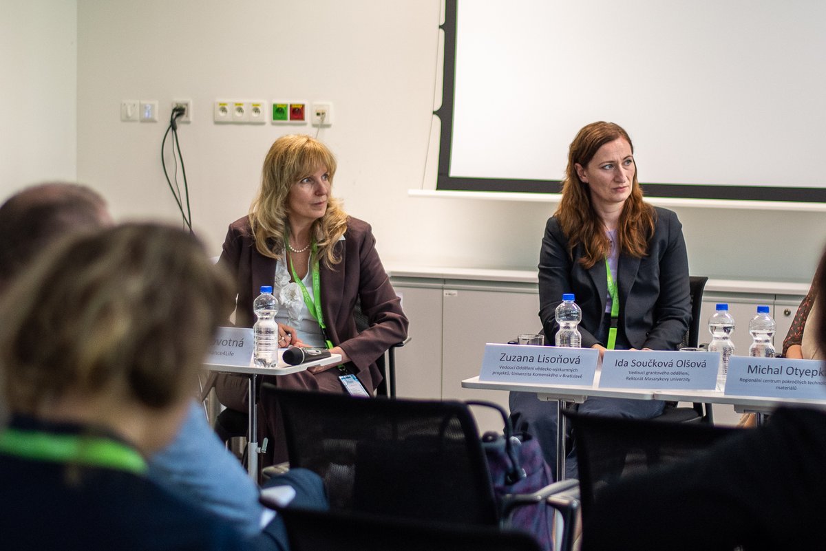 Alliance4lifeEu's tweet photo. Panel discussions: Part 2 provided valuable conclusions from experts working in the areas of
3⃣ Science assessment reform
4⃣ Professionalization of research management
Strategic management in science at the national and institutional level hosted by @CEITEC_Brno https://t.co/euczcDVoSg