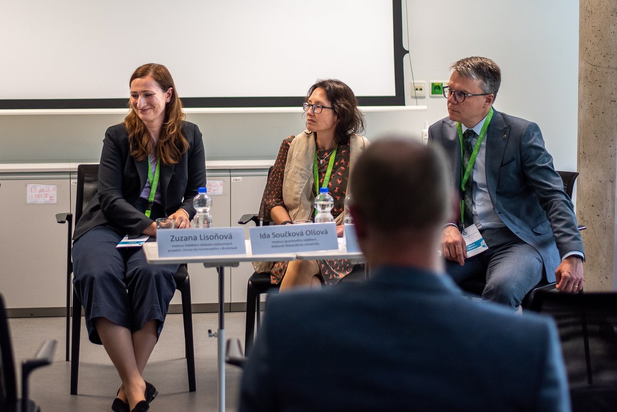 Panel discussions: Part 2 provided valuable conclusions from experts working in the areas of
3⃣ Science assessment reform
4⃣ Professionalization of research management
Strategic management in science at the national and institutional level hosted by <a href="/CEITEC_Brno/">CEITEC</a>