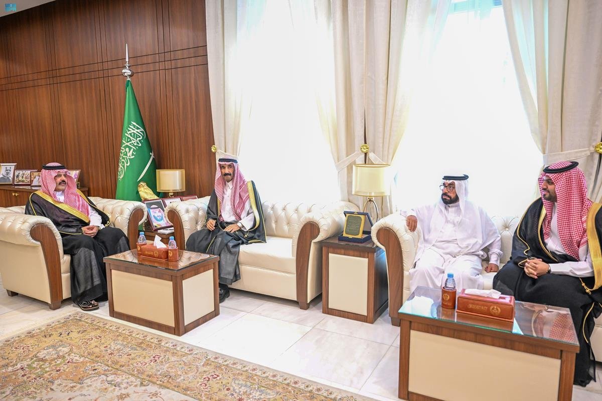 سمو أمير منطقة حائل يطلع على التقرير السنوي لجمعية حائل للإسكان الخيري.
spa.gov.sa/2d2a4c2f8fb
#واس_عام