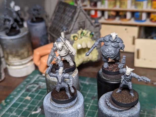 eruditegrinder's tweet photo. #plasticbastards crew all assembled. https://t.co/qvMAl21mzt