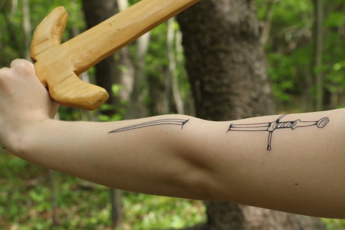 Obsseessed_'s tweet photo. need to show off the new tat here 

> #technoblade #technobladetattoo 
> #TechnobladeNeverDies 
> #tattoo #tattootwt https://t.co/jb59uB3vXp