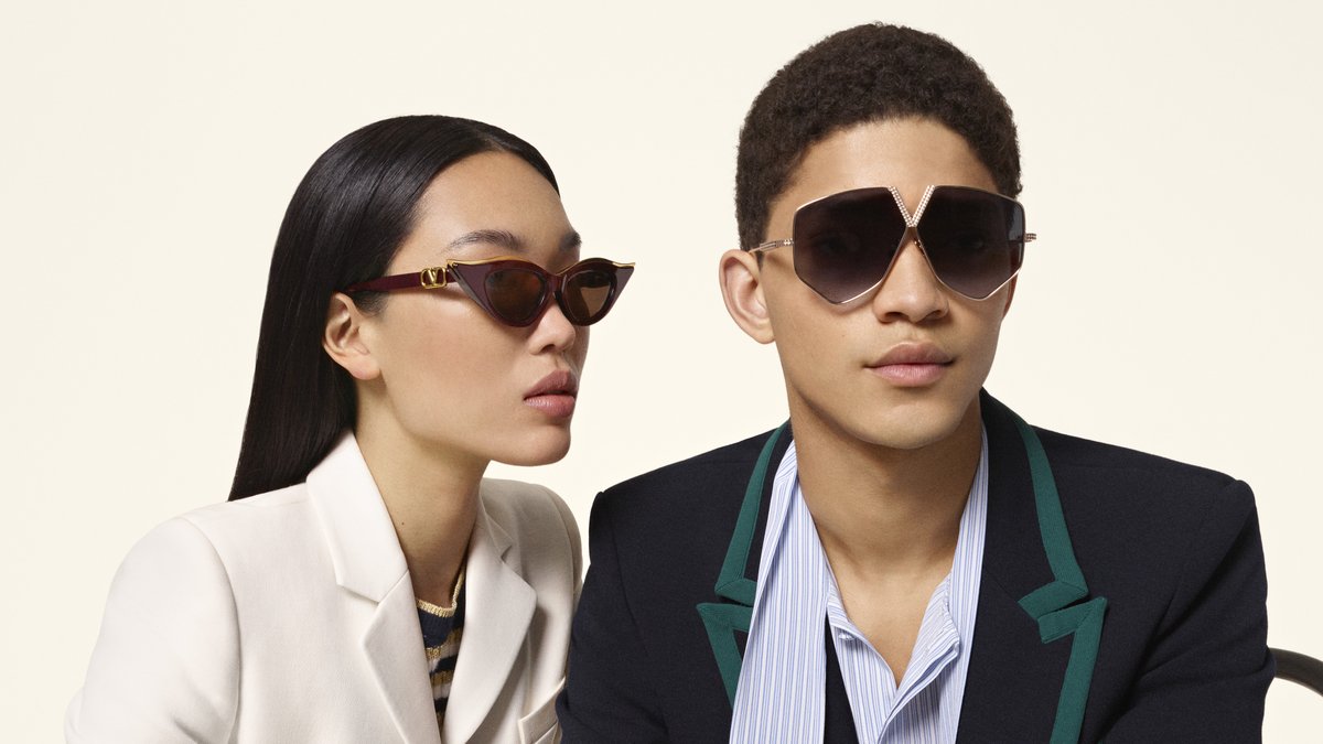 The Maison's Couture legacy meets exacting Japanese craftsmanship on new #ValentinoEyewear made with Akoni.

Shop new styles, from oversized titanium aviators to rectangular frames sculpted from black acetate, at on.valentino.com/VALENTINOURBAN…