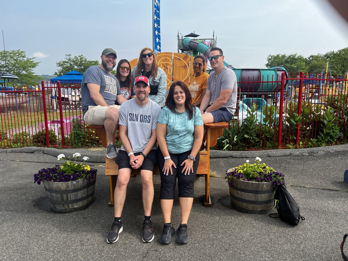 Reporting live from
Quassy for the senior class trip!! Going to be an awesome day!