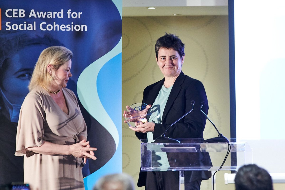 Atina i njihova ženska preduzetnička inicijativa Bagel Бејгл, čiji se profit koristi za finansiranje programa podrške žrtvama trgovine ljudima, dobitnica je nagrade Razvojne banke Saveta Evrope za 2023. 💫
Čestitamo Atinjankama! 🙌