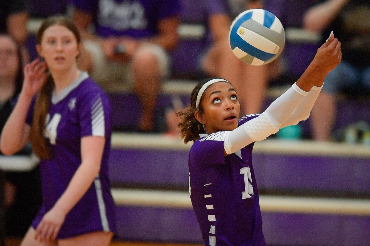 Topeka Shawnee County Sports Awards: A look at all of the 2023 Fall Female nominees. <a href="/HaydenHigh/">Hayden Catholic HS</a> <a href="/HPHSATHLETICS/">HPHS Scots of Topeka Ks</a> 
<a href="/RossvilleDawgs/">Rossville Dawgs</a> <a href="/SeamanAthletics/">Seaman Athletics</a> <a href="/SHHSThunderbird/">Shawnee Heights HS</a> <a href="/sleaglevball/">Silver Lake Volleyball</a> <a href="/silverlake_xc/">Silver Lake HS XC</a> <a href="/T_HighAthletics/">Topeka High Athletics</a> <a href="/TopekaWestAthle/">TopekaWestAthletics</a> <a href="/LadyBluesVB/">WRHS Volleyball</a> ...
topsports.news/news/3319-tope…