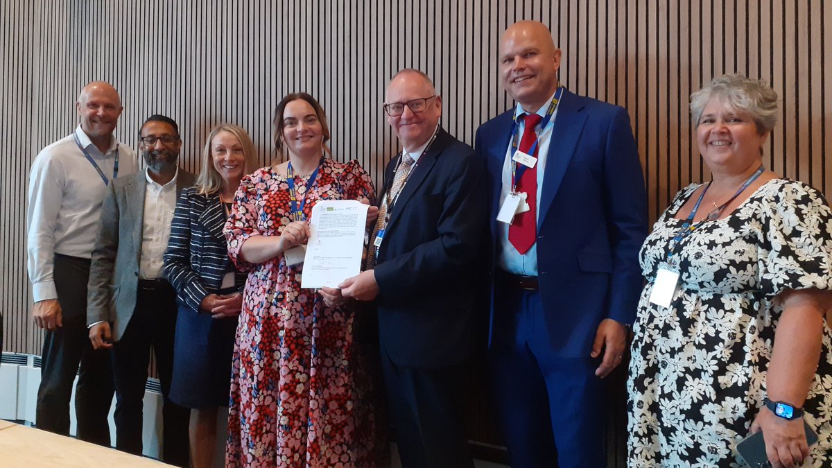 JodieWilsonUk's tweet photo. 🌟Gloucestershire County Council &amp; #DWPASG working together to deliver employment &amp; skills support to residents in the county.Partnership agreement signed, to work collaboratively, secure skills required to meet employers’ needs &amp; fill vacancies.@RamachandranDWP @KateCurtisDWP 🌟 https://t.co/5SVggJYzEK