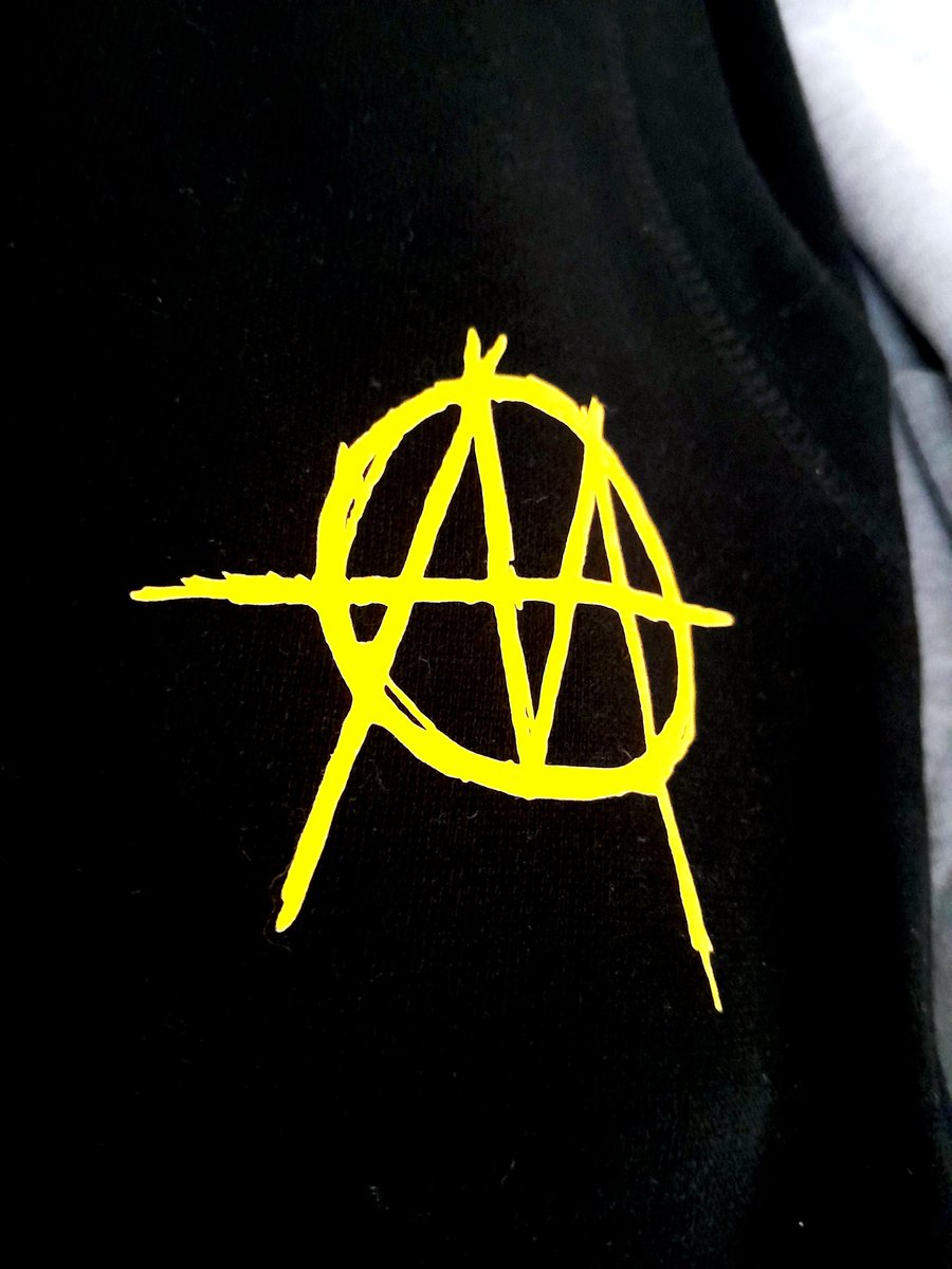 roots_studios's tweet photo. We offer printing and design solutions for any brand in any quantity with only the best quality. 

#Printing #Design #HighQuality #VinylPrint #FlockPrinting #DigitalPrinting #ServiceRendering #ClothingBrand #LocalBrands #StartupBusiness #ExistingBusiness https://t.co/O3rnzJkMxx