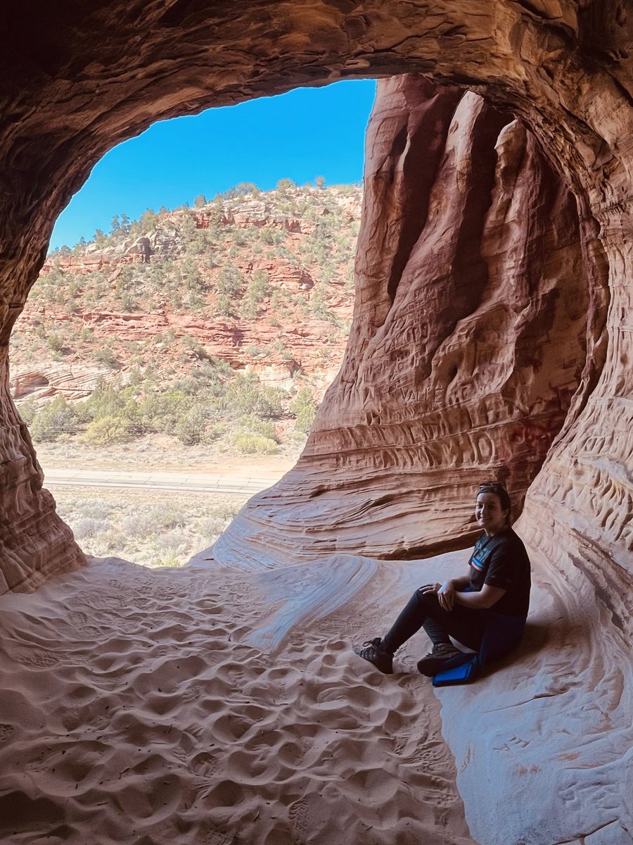 drewfd's tweet photo. Beautiful Sand Caves outside of Kanab, Utah.
#sandcave #cave #caves #cavesofinstagram #sandcaveskanab #sandcavesutah #sandcavesofkanab #sandcavesofinstagram #kanab #kanabcaves #kanabsand #kanabsandcaves #utah #hikeutah #hiking #hikers #hikerslife #hikersofinstagram #explore https://t.co/TvOujrLbh8