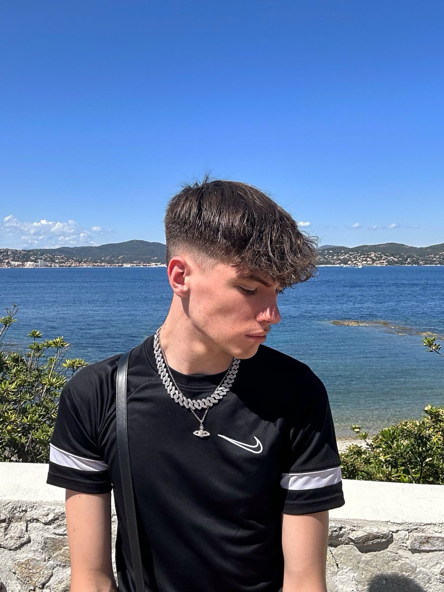 maxence_hots_'s tweet photo. Yes ! I am French ! https://t.co/Mi1F2jUXTK