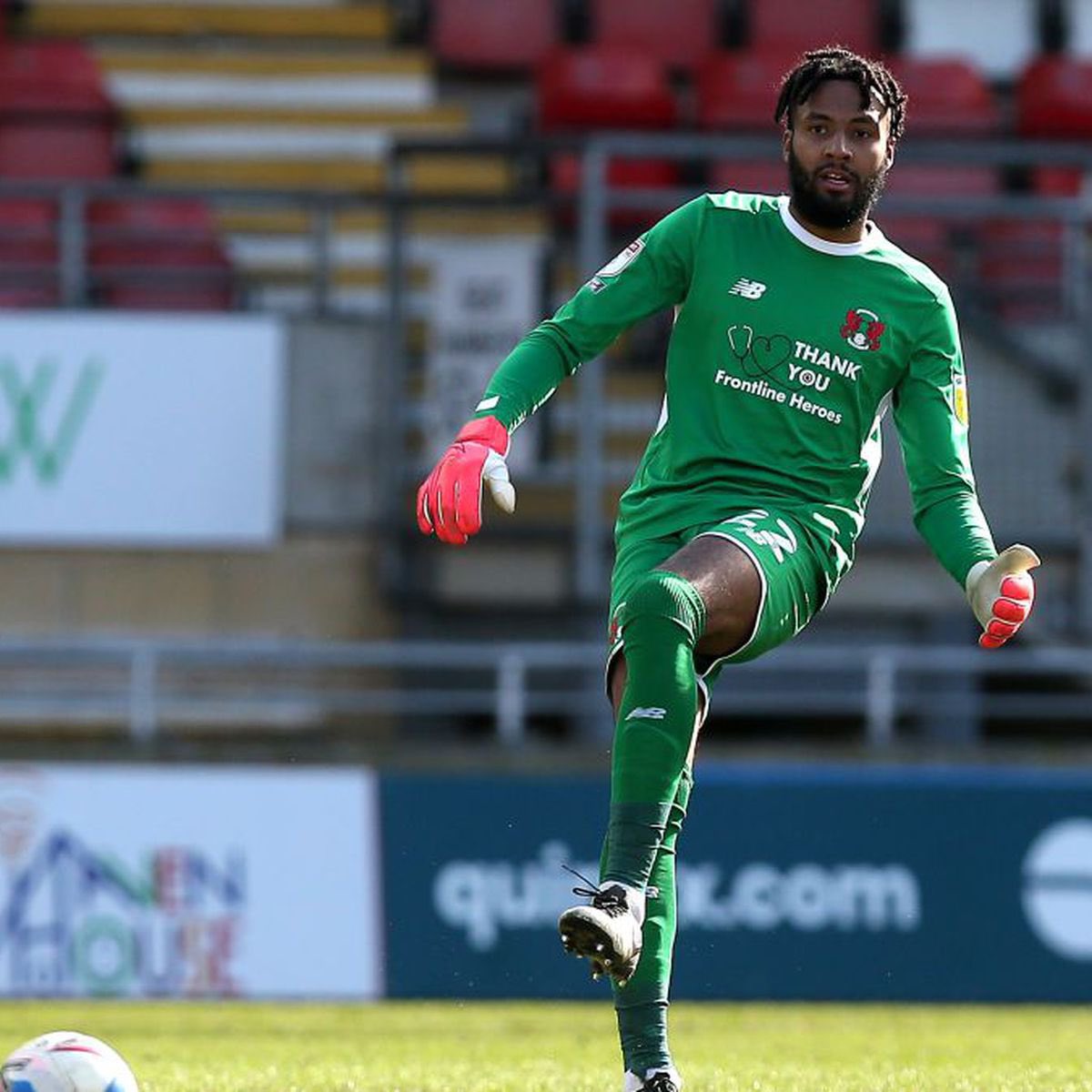 Informa <a href="/LukeEdwardsTele/">Luke Edwards</a>: Burnley estaría muy interesado en contar con el fichaje de Lawrence Vigouroux, portero del Leyton Orient y mejor guardameta de la League Two.

El club que ascendió a la Premier League está cerca de fichar al portero chileno.