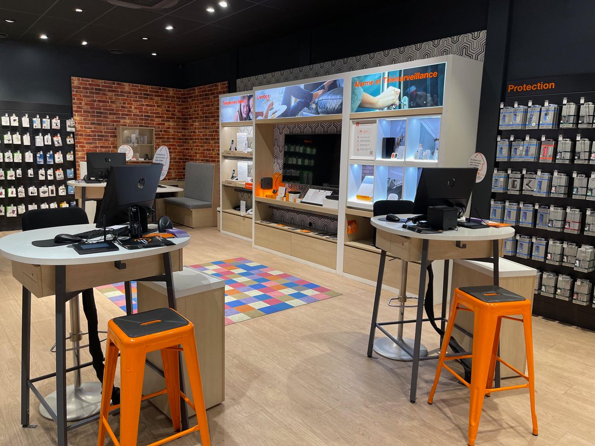 Orange Store tweet media