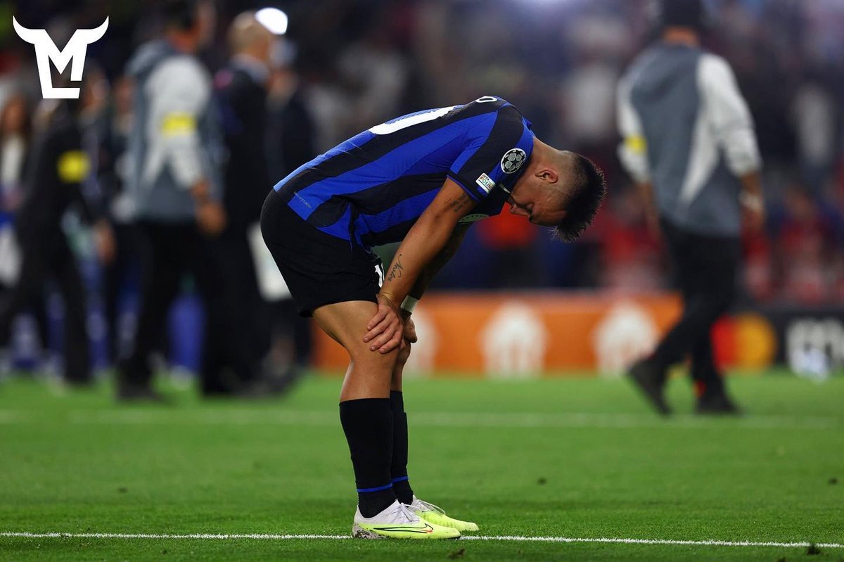 Lmartinez10k's tweet photo. Fa male, molto male.
La delusione per non aver riportato la coppa a casa è grande.
Abbiamo fatto tutto il possibile per potervi regalare questa gioia, soprattutto a voi tifosi che siete sempre al nostro fianco. https://t.co/fTEkKAYXqu