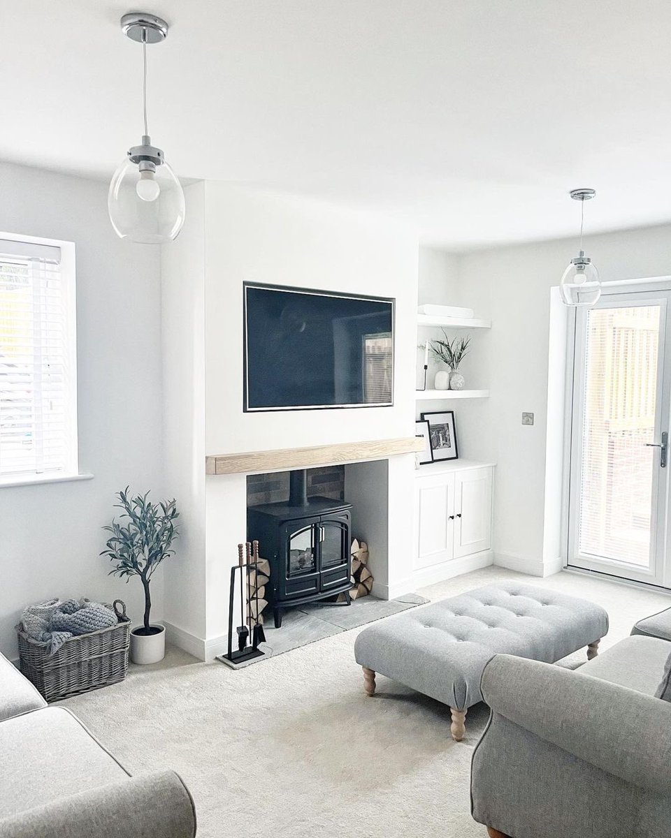 How stunning are the Quincy Bathroom Ceiling Pendants in Chrome?! Why buy 1 when you can buy 2😍 Shop our new arrival today; also available in brass and black. 📷 @our_hampshirehome
#litecraft #litecraftlighting #mondaymotivation #lightinginspo #lights #Pendantlighting #trending