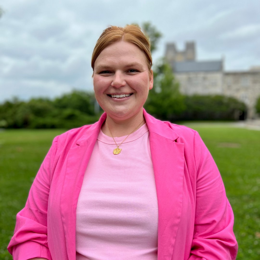 Meet Heather! Heather Whedbee is a professional academic advisor who works with our amazing Sociology Department students. She has been an advisor at VT for 8 years! Heather is so excited to meet all our incoming freshmen and transfer students at orientation this summer!