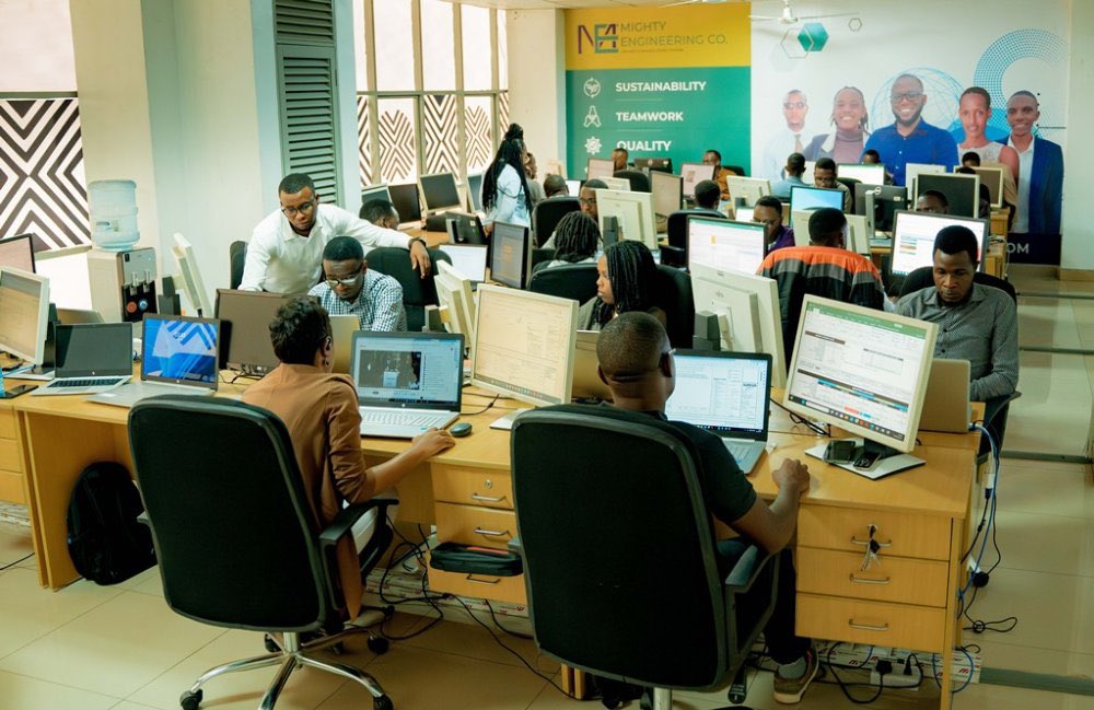 IGIHE's tweet photo. Abenjeniyeri b'Abanyarwanda bakorana na Mighty Engineering Co. bakuriwe ingofero nyuma yo kwerekana ubumenyi bafite mu gukora inyigo 'design' zifashishwa n'ibigo bikomeye bishyira imirasire y’izuba ku nyubako z’ubucuruzi n’izo guturamo muri Leta zitandukanye muri Amerika.

https://t.co/OA5BrB8gIl