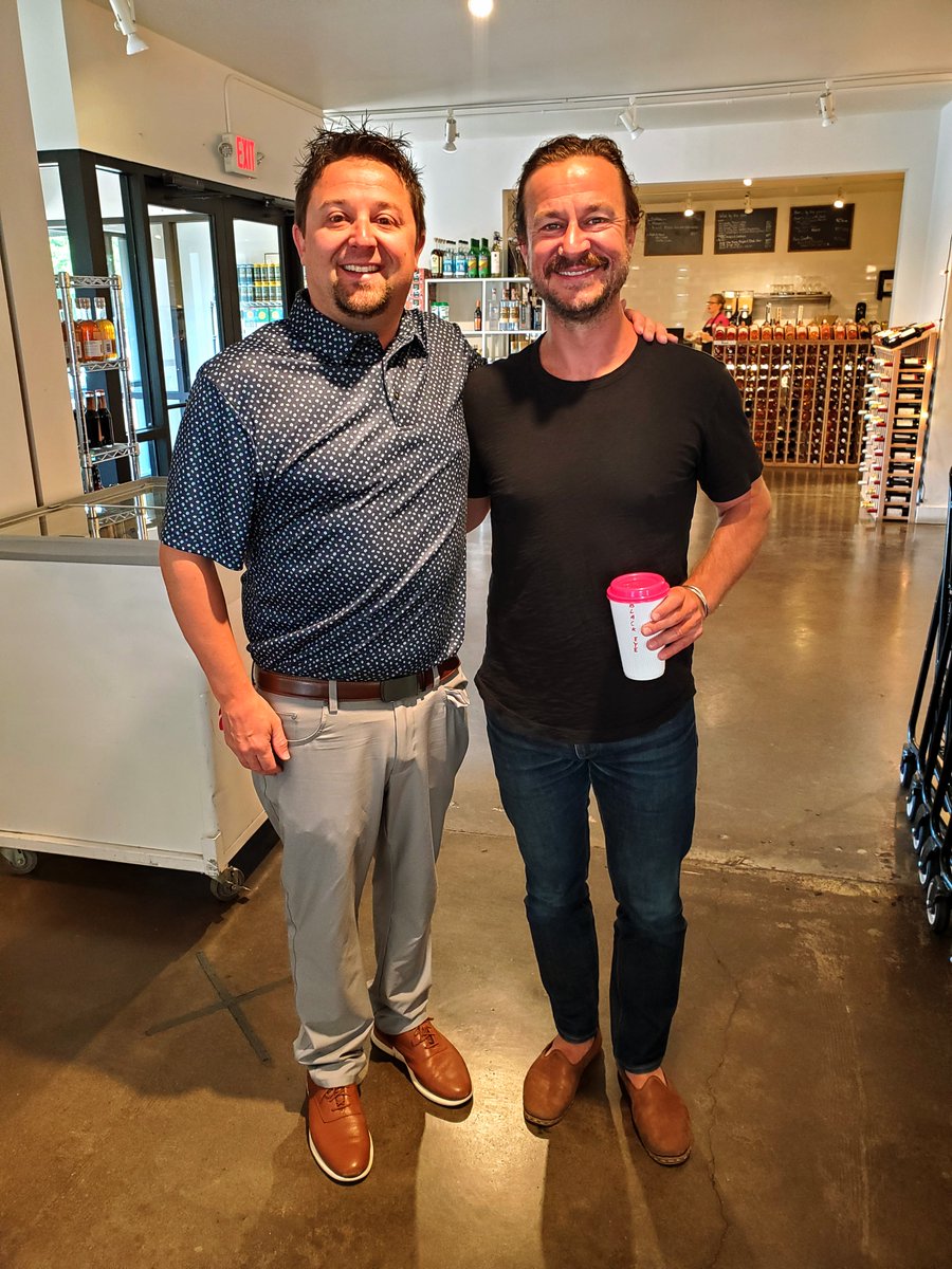LER_Illinois's tweet photo. Look who popped up in CU! Gentzy Franz, MHRIR 05, PhD 14, visited campus to do some work in Talent for our advancement population. He made time to share some #LERve with the office, meeting up with Cory and with Nell. #aLERmni #LER #MHIRIRatILLINOIS https://t.co/HasETCtDUR