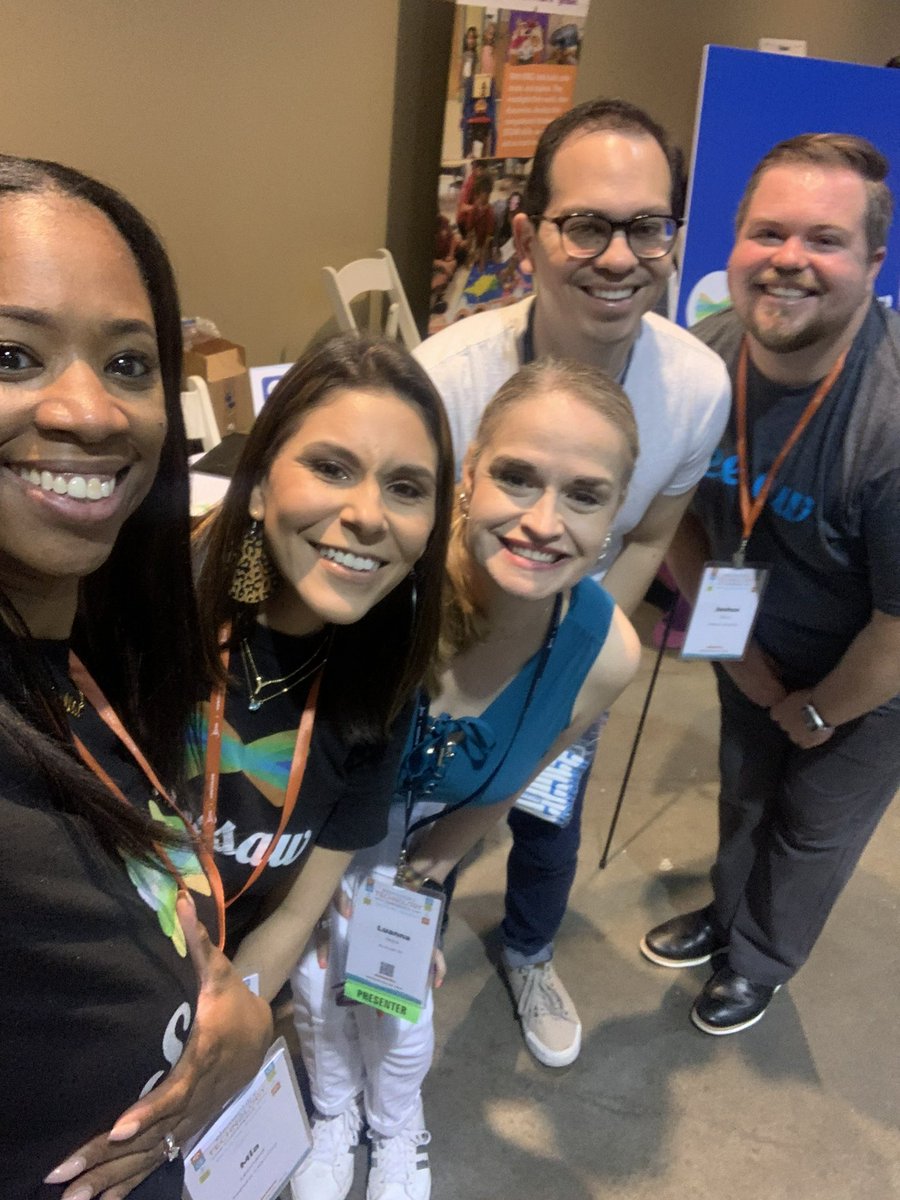 We are having an Amazing start to our day at the @TCEA Elementary Technology Conference 🤩⭐️ We love meeting and visiting with our community 💜 Come visit @Seesaw today and tomorrow🎉🎉 #ETC2023