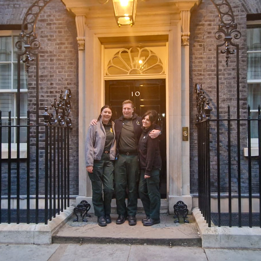 mediprolimited's tweet photo. As part of their CERAD training, our @EastEnglandAmb learners had the opportunity to take part in some driver training in London. As part of this, our driving tutors kindly managed to organise for them to visit Downing Street. 

#CERAD #BlueLights #bluelightdriving https://t.co/y39pwZN8Ui