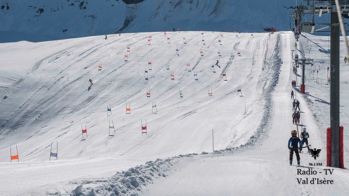 Le ski d'été a ouvert samedi sur le glacier du Pisaillas #valdisere et est ouvert jusqu’au 12 juillet. Les conditions sont bonnes.