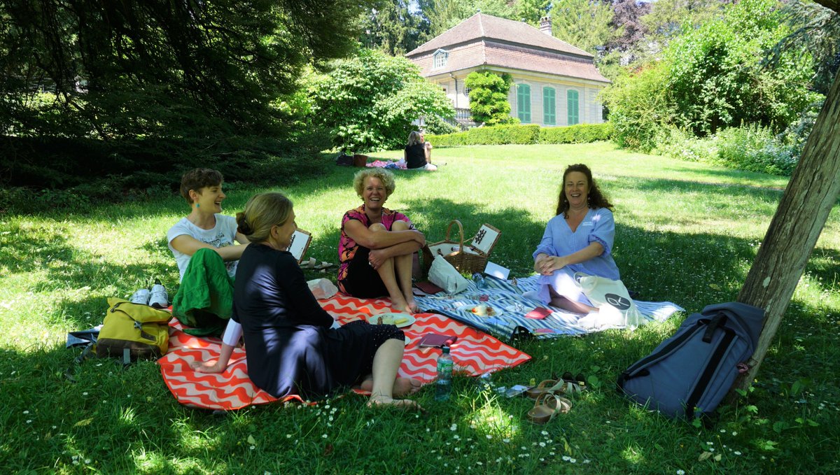 dialogine's tweet photo. Lässig gsi, üses #NetWorkingPicknick i de Villa Boveri.

#NetWorkingBaden #NetWorkingZmittag #BusinessNetworking https://t.co/8BCD0DA8RO