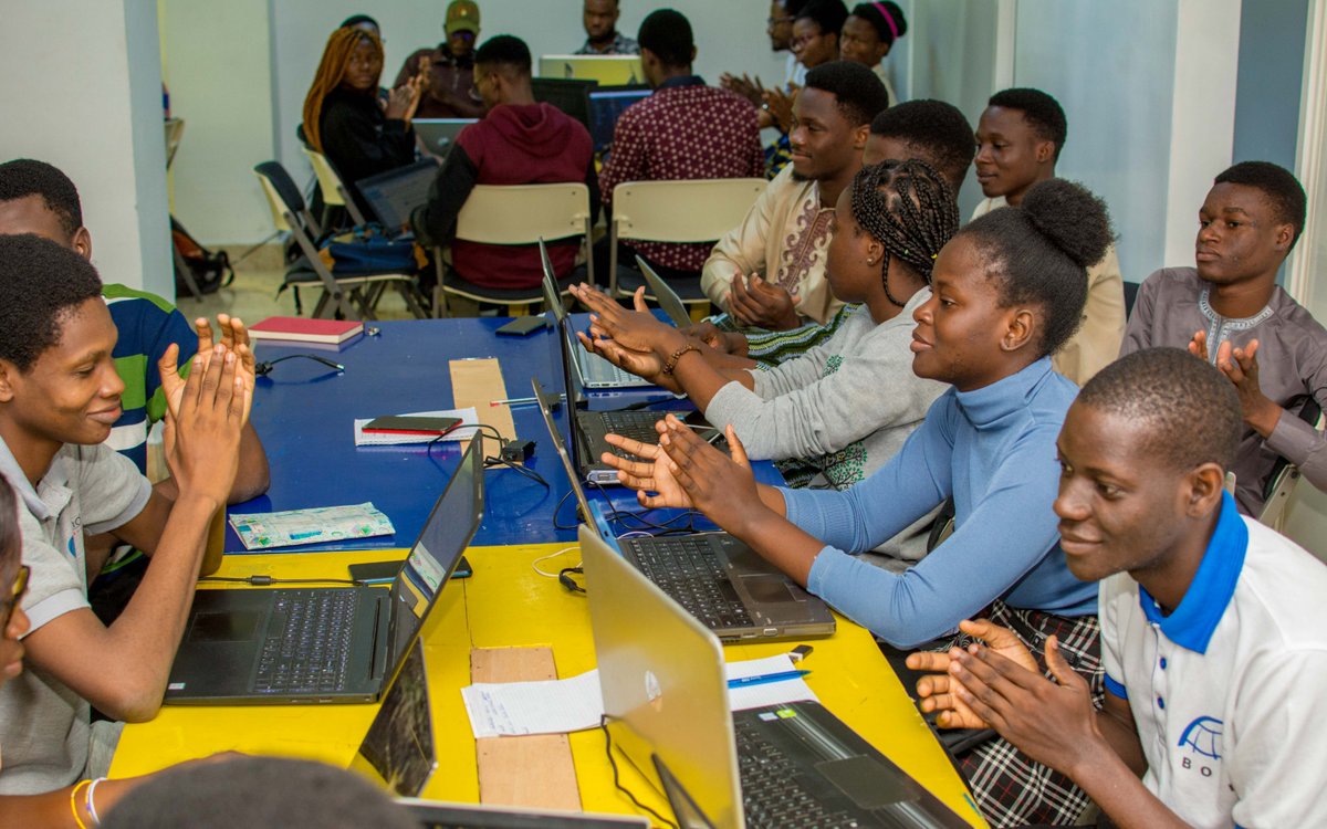 africatechup's tweet photo. #Bootcamp #ATUT #54bridges #AfricaTechUpTour – iSheero 2023

🛑 Day 2
Deuxième journée de bootcamp sans repos pour nos amis boursiers du programme Africa TechUp Tour – iSheero. 

Retrouvez en images, quelques moments forts de cette deuxième journée de bootcamp. https://t.co/gRDLG9HTPA