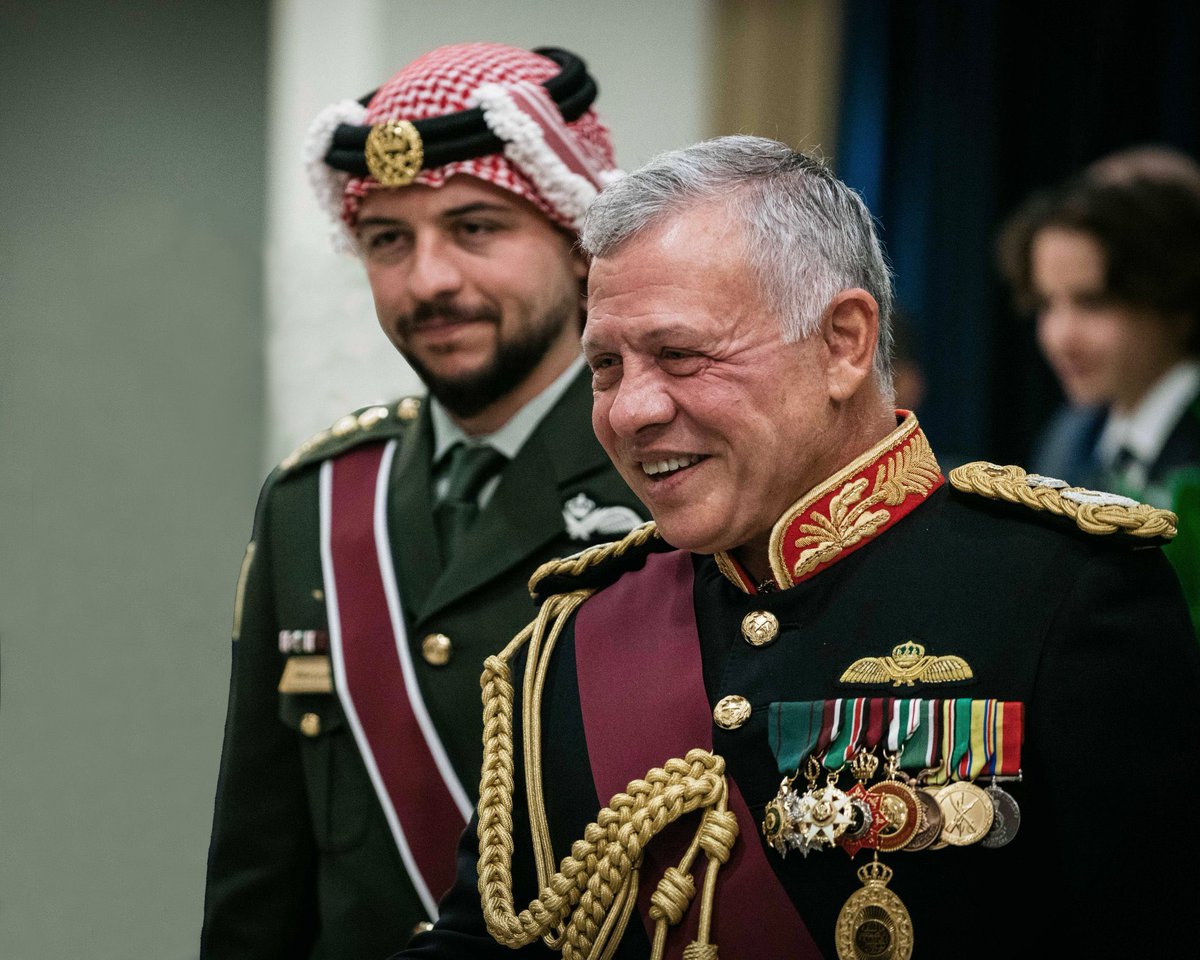 DerarHarases's tweet photo. تحتفل المملكة بعيد الجلوس الملكي ويوم الجيش وذكرى الثورة العربية الكبرى وعيد الاستقلال متزامنة مع زفاف عريس الأردن سمو ولي العهد أبارك لقائد الوطن وبواسل قواتنا المسلحة وفرسان الحق والعيون الساهرة والأردنيين بهذه المناسبات الوطنية.
كل عام وانتم والاردن بخير
#الاردن #نفرح_بالحسين https://t.co/t6vc0sB3LD