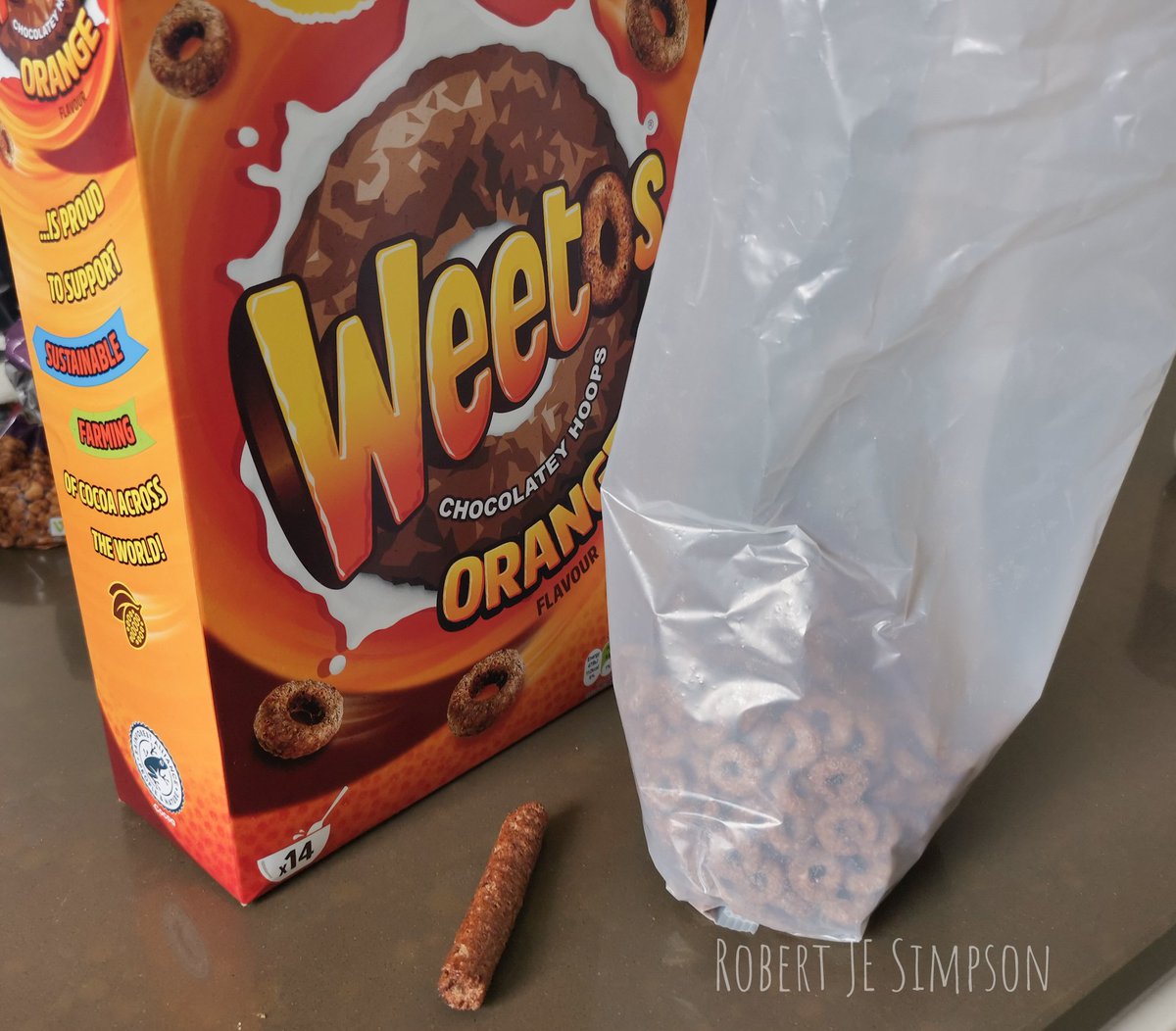 avalard's tweet photo. Hey @weetabix, I think we might have found the biggest #Weeto in our cereal box...
Less Weet-o, more Weet-stick.
Is there a prize?! 😜 https://t.co/yC0lLE9R42