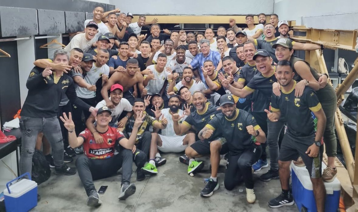 ClubLlanerosFC's tweet photo. ¡𝗟𝗹𝗮𝗻𝗲𝗿𝗼𝘀 ☀️ 𝗱𝗶́𝗮𝘀! 👊🏻 𝐸𝑙 𝑒𝑞𝑢𝑖𝑝𝑜 𝑑𝑒 𝐽𝑒𝑟𝑠𝑠𝑜𝑛 𝑞𝑢𝑖𝑒𝑟𝑒 𝑠𝑎𝑙𝑖𝑟 𝑐𝑎𝑚𝑝𝑒𝑜́𝑛… https://t.co/OBKNkHyMfN