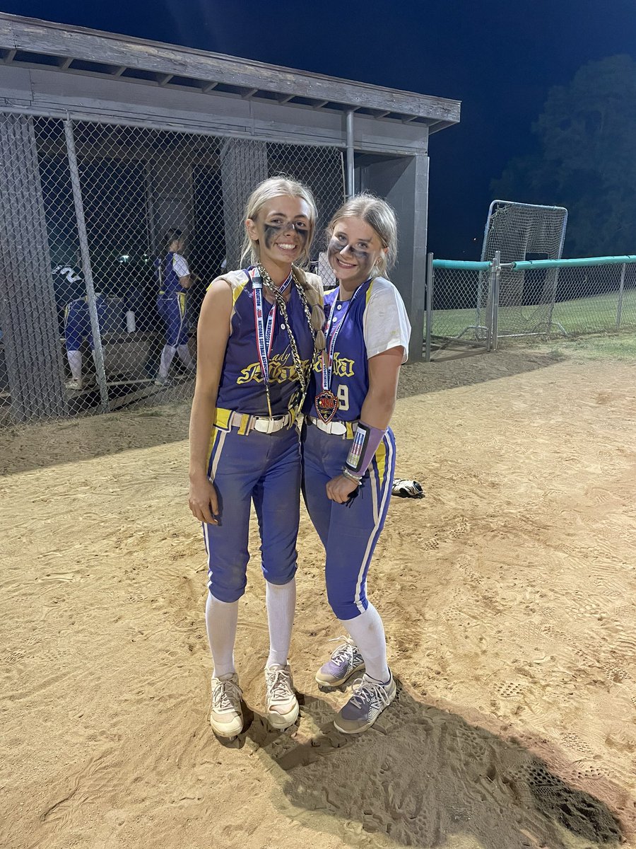 5StarLadyMafia's tweet photo. We came w one goal in mind this weekend.     Gold Bracket Champs at the Battle on the Border.    #missionaccomplished https://t.co/zVzmjhgvii