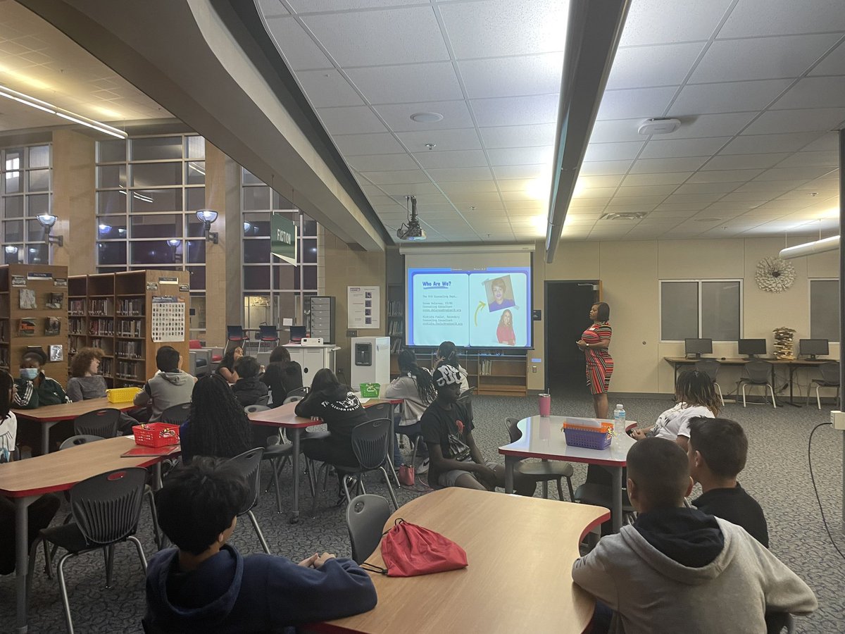 DVILLE_GEARUP27's tweet image. The summer is here and GEAR UP Duncanville Summer Bridge Camp is in full swing! Students are starting day with a getting to know you activities but the camp has so much more in store! There is still time to enroll if you haven’t!