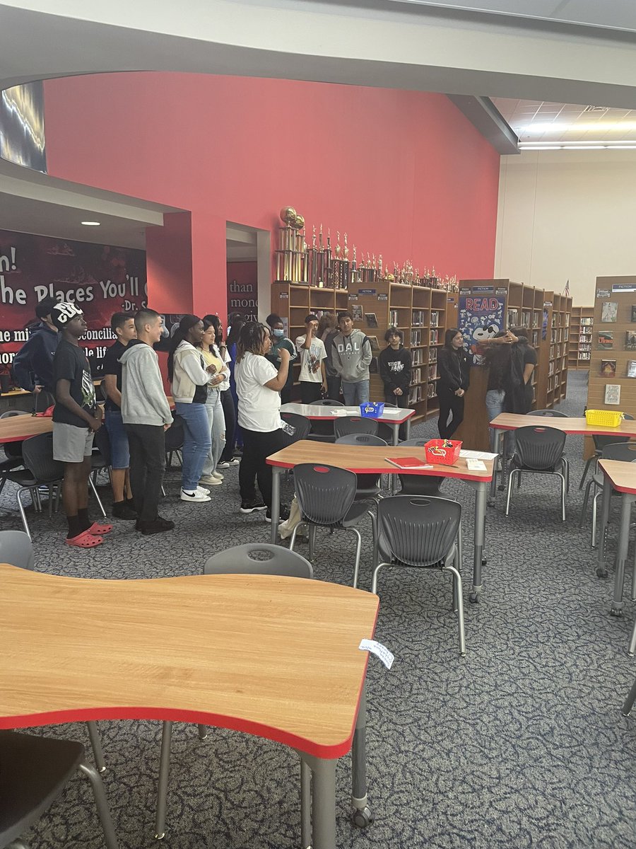 DVILLE_GEARUP27's tweet image. The summer is here and GEAR UP Duncanville Summer Bridge Camp is in full swing! Students are starting day with a getting to know you activities but the camp has so much more in store! There is still time to enroll if you haven’t!