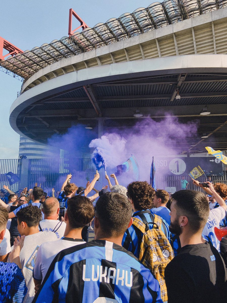 fabi_fcim's tweet photo. @Inter 🖤💙 https://t.co/ZrVDaHiO2T