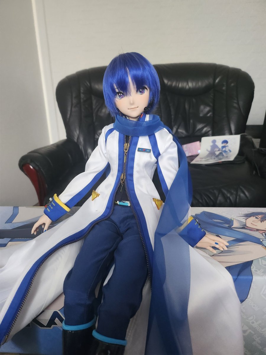 elliebarkz's tweet photo. Guys I'm actually crying my baby came home today
#kaito #vocaloid #dolfiedream https://t.co/g4VHhqJM2R