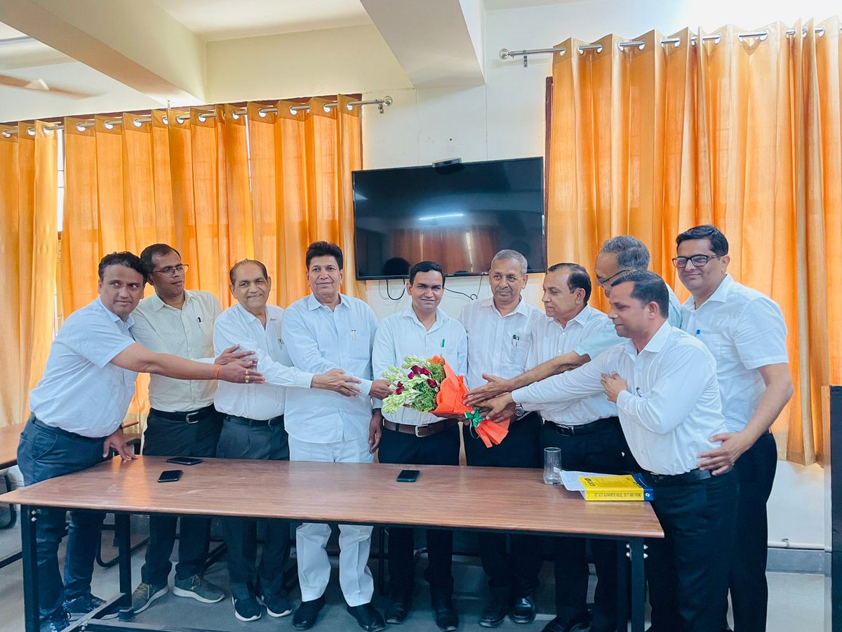 RajbirS19692381's tweet photo. 12/06/2023
डिस्ट्रिक्ट टैक्स बार एसोसिएशन (DTBA) फरीदाबाद में मेरी प्रस्तुति की कुछ झलकियां।GST इनपुट टैक्स क्रेडिट (ITC) पर स्टडी सर्कल मीटिंग में सेवा करना मेरे लिए सम्मान की बात है।
डीटीबीए परिवार का धन्यवाद|
Thanks to CA Rajesh Khandelwal

#GST #DTBA #advocate #gstconsultant https://t.co/lixZDthTxo