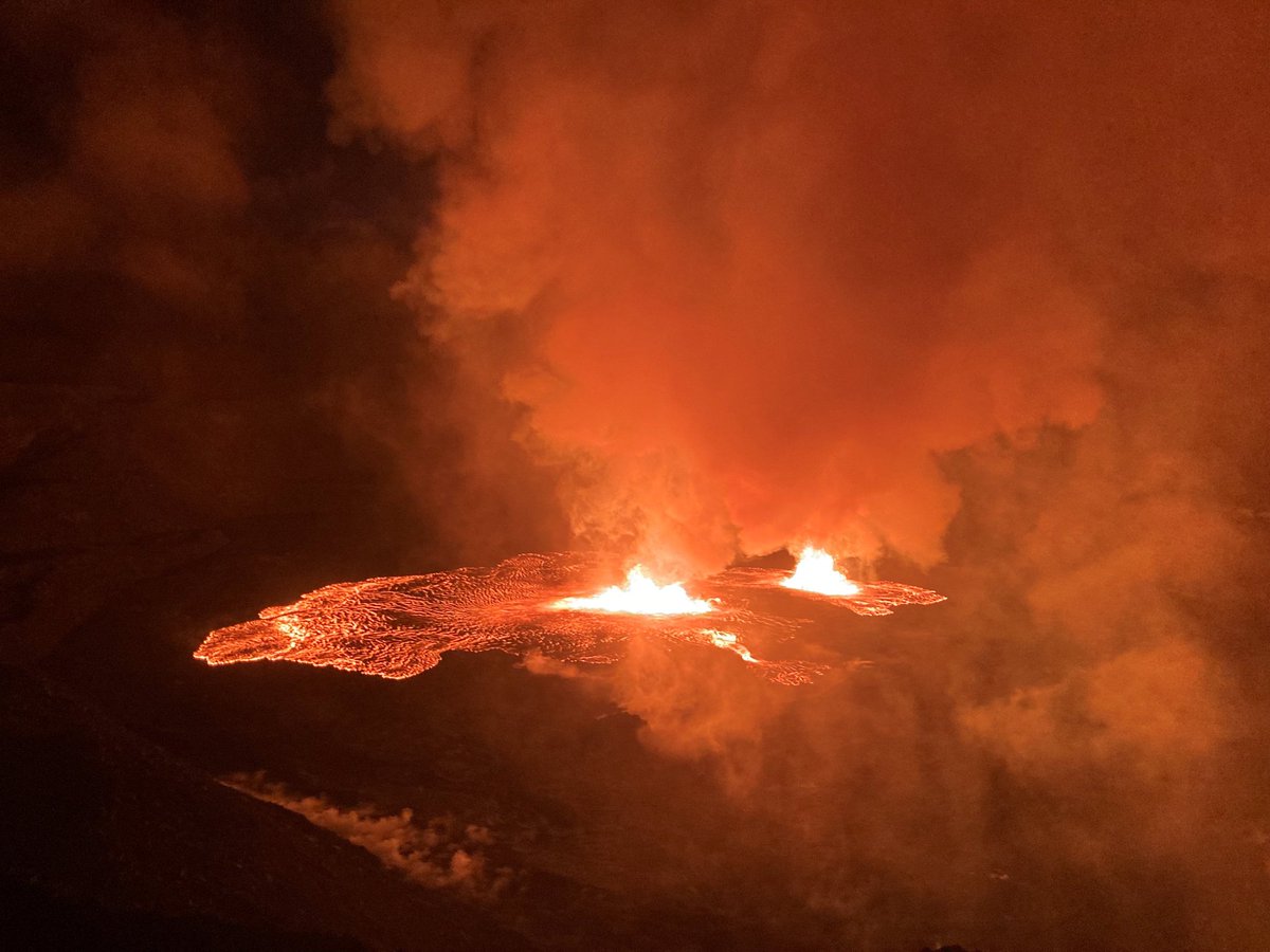 🇺🇸🌋 EN IMAGE | Voici quelques magnifiques photos du volcan #Kilauea actuellement en éruption à #Hawaii.