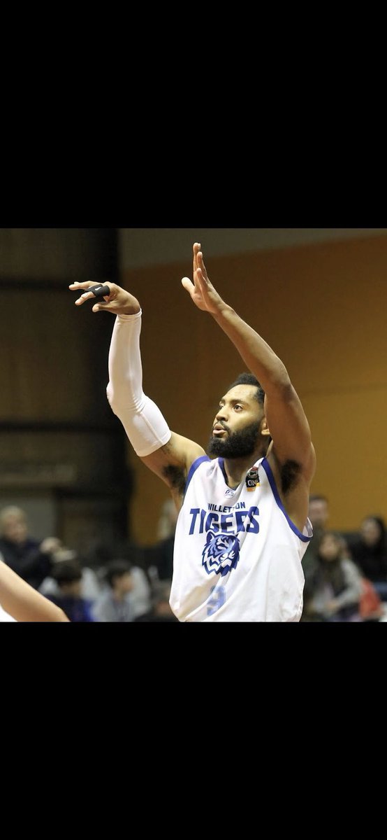 DHoskins105's tweet photo. Just a kid from Dayton, Ohio living out a dream🏀💭. #PRO🏀 #NBL1🇦🇺 https://t.co/RFAcOkVFJ8