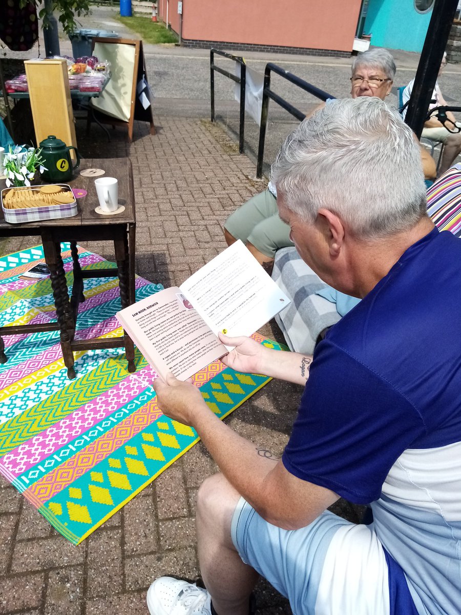 msargyll's tweet photo. I think we are getting a wee bit spoiled.  2 weeks in a row of sunshine for the #Lochgilphead #PublicLivingRoom another good turn out and again some new faces.   @Camerados_org @alisonmcgrory12 @abhscp #BeMoreHuman https://t.co/c1hAlqOYB5